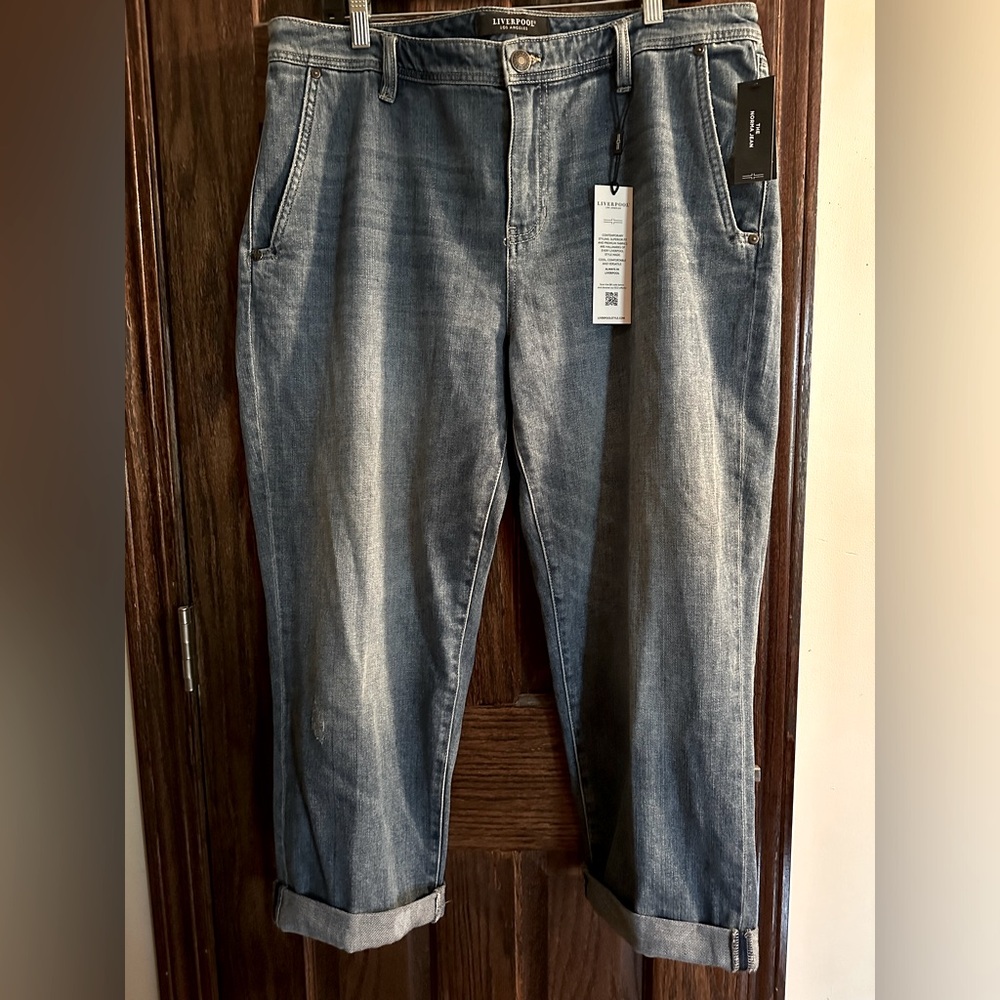 Liverpool denim capris. Size 14/32. New with Tags